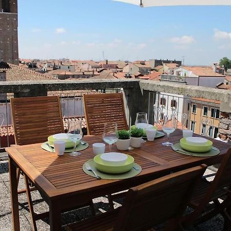 Apartment With Terrace In Chioggia'S Main Square Exterior photo